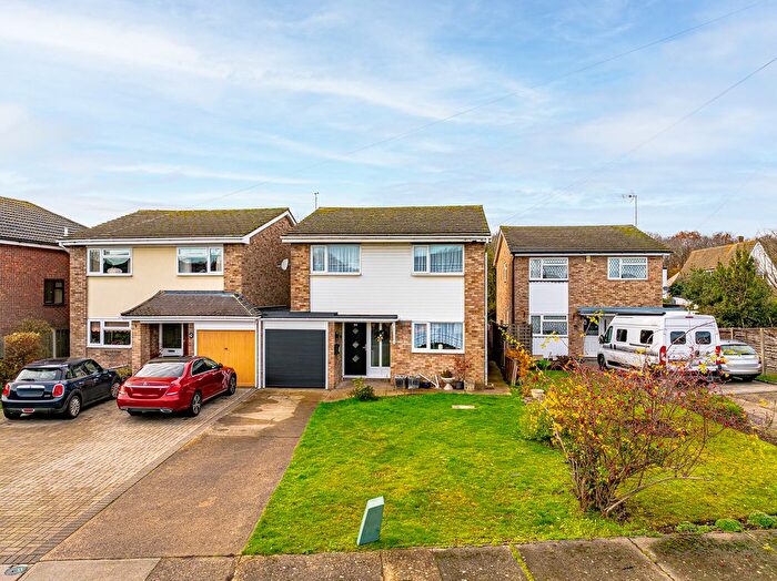 4 Bedroom Detached House For Sale In Marlin Close, Benfleet, SS7