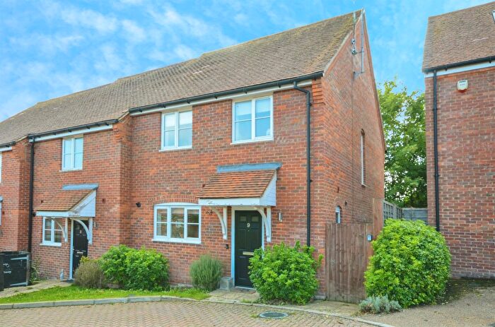 3 Bedroom Semi-detached House For Sale In Humbers Hoe, Markyate, St. Albans, AL3