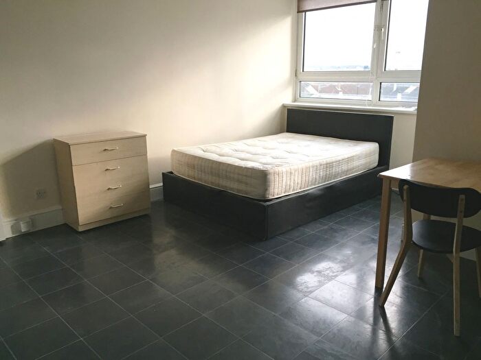 Studio To Rent In Upper Road, Plaistow, London, E13