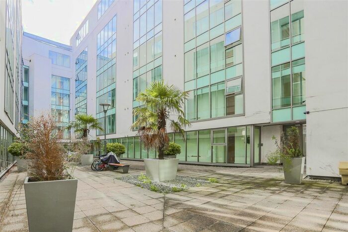 2 Bedroom Flat To Rent In Ludgate Hill, Manchester, M4