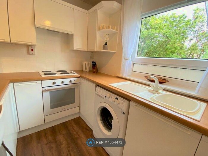 2 Bedroom Flat To Rent In Teviot Street, Falkirk, FK1