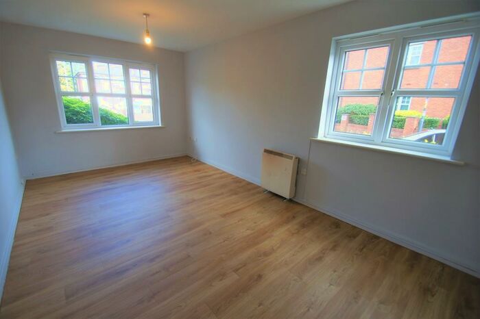 2 Bedroom Apartment To Rent In The Quadrant, East Didsbury, M19