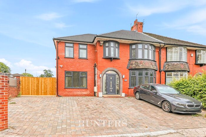 6 Bedroom Semi Detached House For Sale In Manchester New Road, Alkrington, Manchester, M24