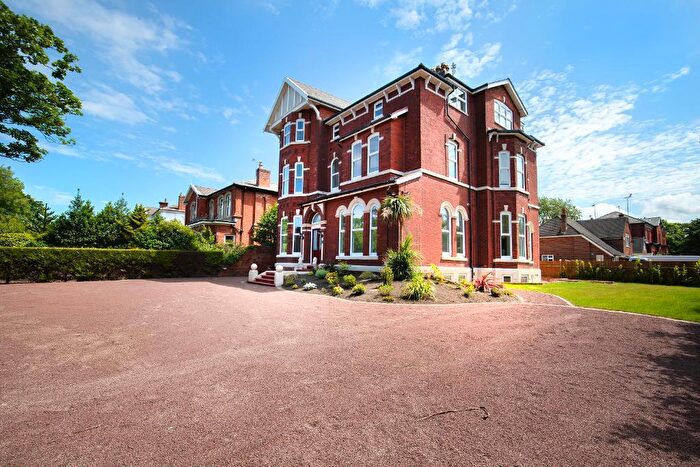 2 Bedroom Apartment For Sale In Lulworth Road, Southport, PR8