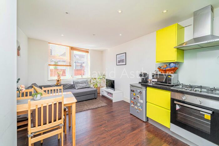 2 Bedroom Flat To Rent In Coleridge Road, Crouch End, London, N8