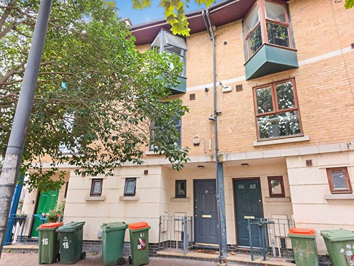 4 Bedroom Terraced House For Sale In Gatcombe Road, London, E16