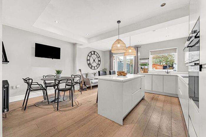 3 Bedroom Semi-Detached House For Sale In Ackers Lane, Stockton Heath, WA4