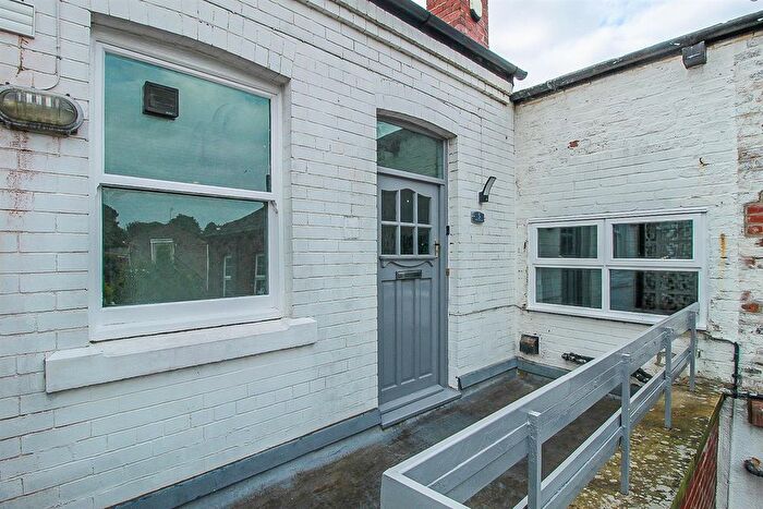 2 Bedroom Flat For Sale In Bede House, College Grove Road, Wakefield, WF1
