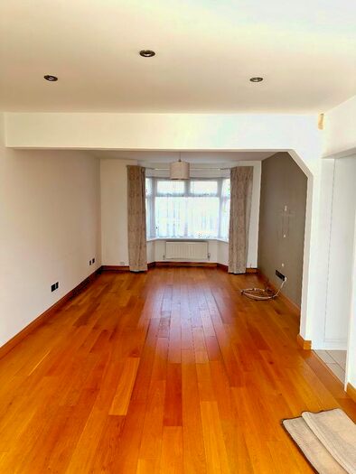 3 Bedroom Terraced House To Rent In Cambridge Avenue, Greenford, UB6