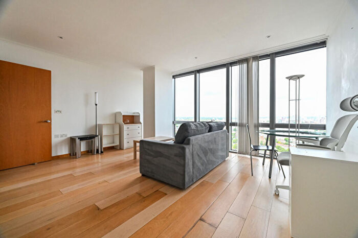 1 Bedroom Flat To Rent In West India Quay, Canary Wharf, London, E14