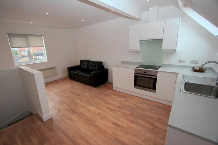 2 Bedroom Maisonette To Rent In Old Kent Road, London, SE15