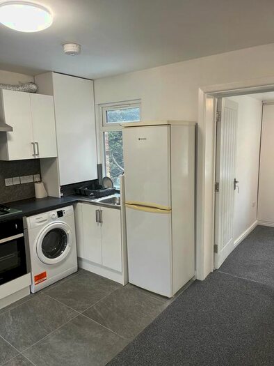 3 Bedroom Flat To Rent In Felixstowe Road, London, N9