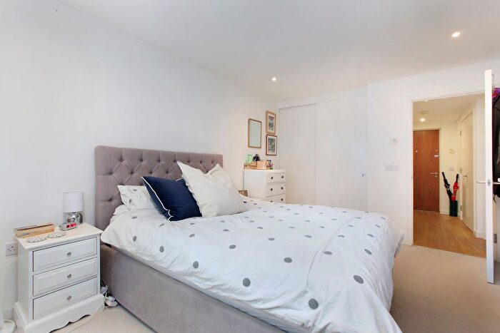 1 Bedroom Flat For Sale In Hardwicks Square, Wandsworth, SW18