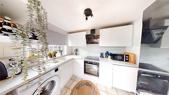 3 Bedroom End Of Terrace House For Sale In Third Avenue, Stanford-Le-Hope, Essex, SS17