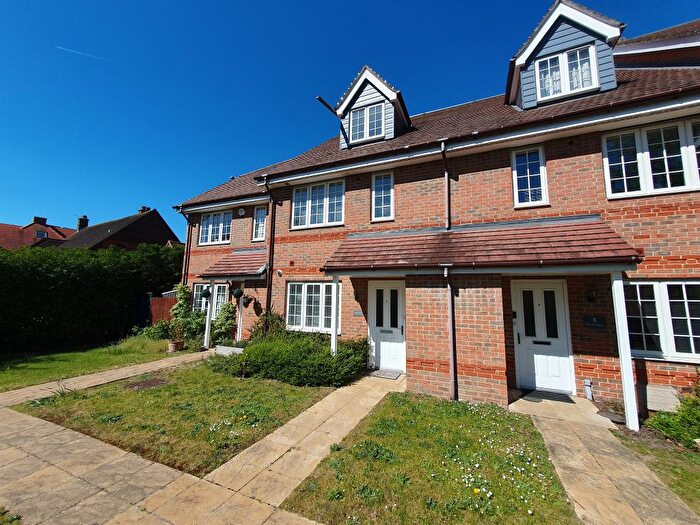 5 Bedroom Terraced House For Sale In Shoppenhangers Road, Maidenhead, SL6