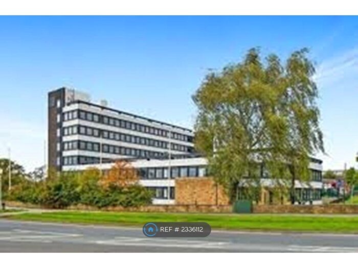 2 Bedroom Flat To Rent In Yeadon House, Leeds, LS19