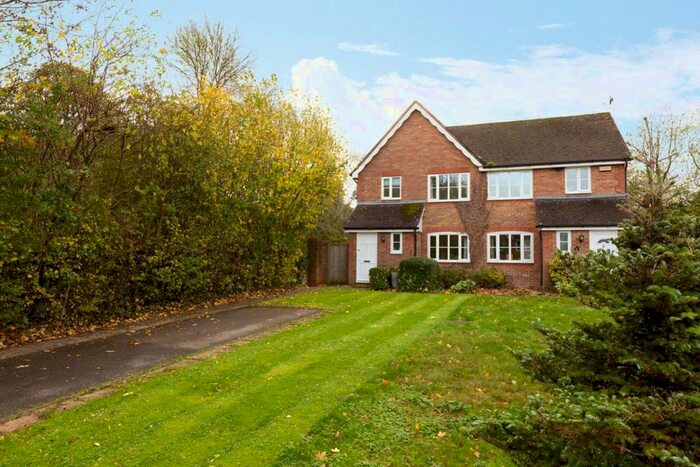 3 Bedroom Semi-Detached House To Rent In The Paddocks, Sevenoaks, TN13