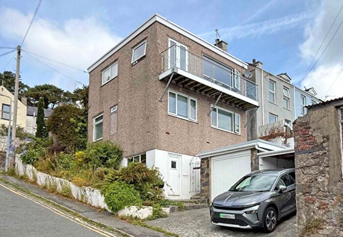 3 Bedroom Detached House For Sale In Garth Hill, Bangor, Gwynedd, LL57