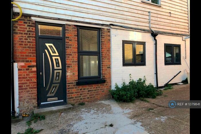 2 Bedroom Flat To Rent In Sawbridgeworth, Sawbridgeworth, CM21