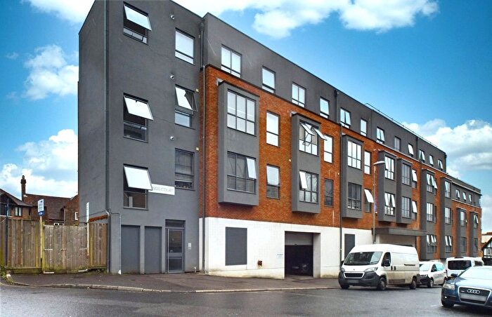 2 Bedroom Flat To Rent In Little King Street, East Grinstead, West Sussex, RH19