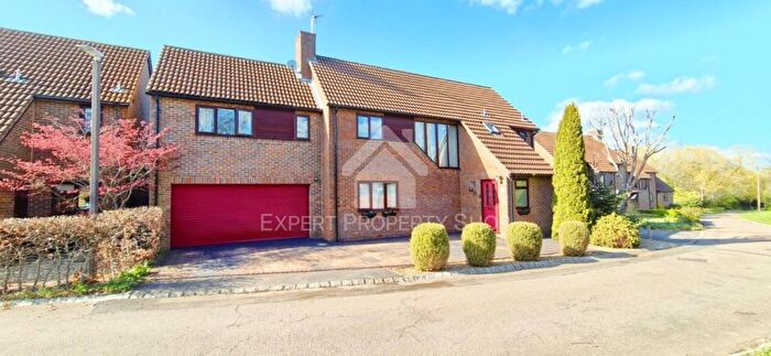6 Bedroom Detached House For Sale In Wood Lane, Great Linford, MK14