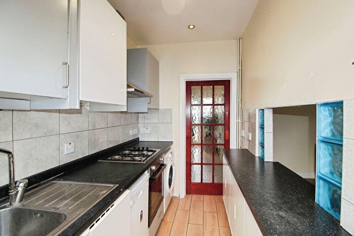 4 Bedroom Terraced House To Rent In Crofts Road, Harrow, HA1