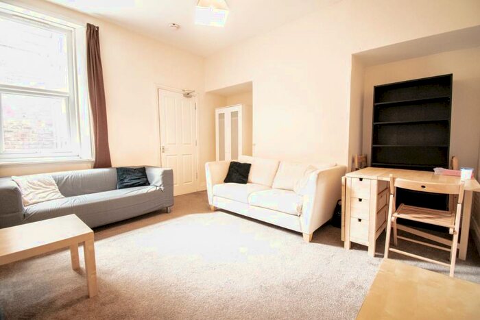 2 Bedroom Flat To Rent In Tavistock Road, Jesmond, Newcastle Upon Tyne, NE2