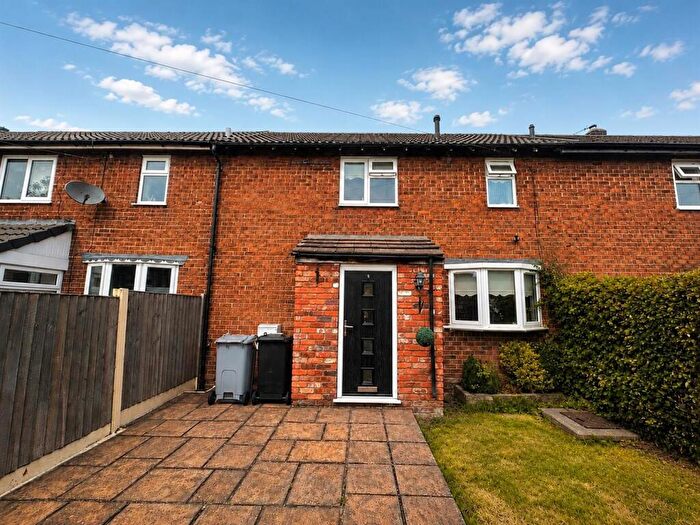 2 Bedroom Terraced House For Sale In Wentworth Avenue, Macclesfield, SK11