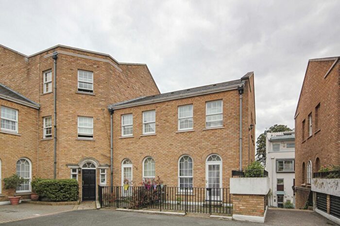 1 Bedroom Apartment For Sale In Elizabeth Square, Southwark, London, SE16