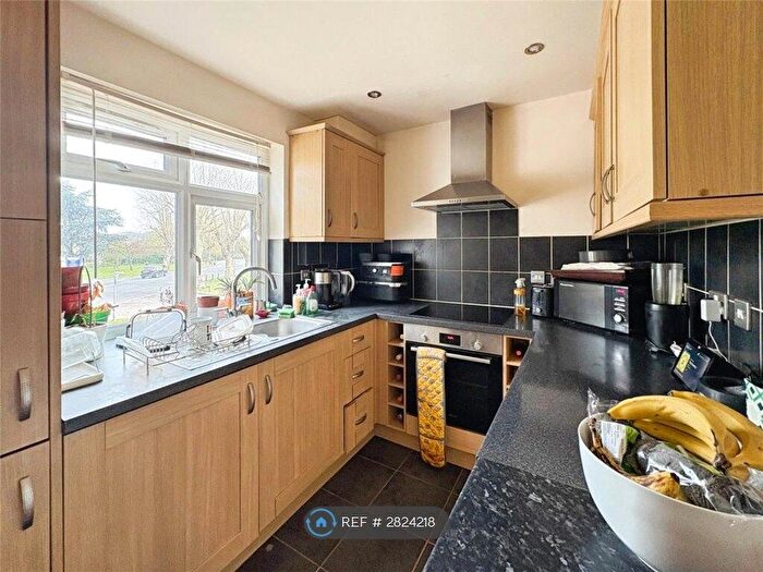 1 Bedroom Flat To Rent In Rosewood, Woking, GU22