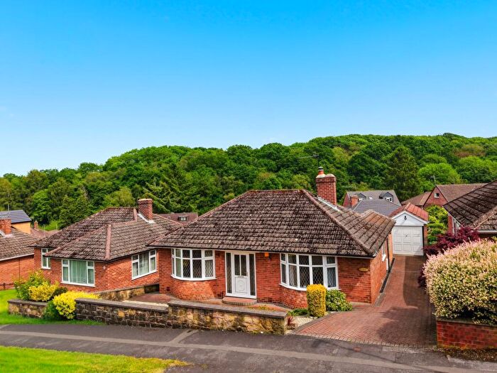2 Bedroom Detached Bungalow For Sale In Windsor Drive, Wingerworth, S42