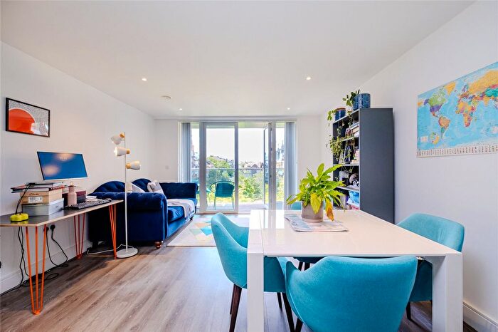 1 Bedroom Flat To Rent In Gaumont Place, London, SW2