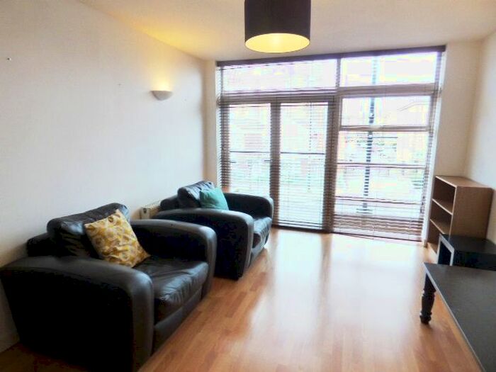 2 Bedroom Flat To Rent In Caesar Court, Palmers Road, Bethnal Green E2