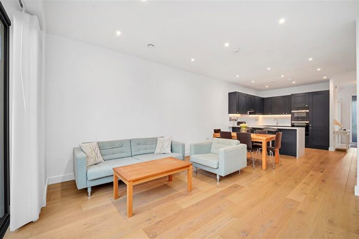 4 Bedroom Town House To Rent In Caird Street, London, W10