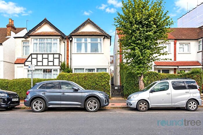 3 Bedroom House For Sale In Hamilton Road, Golders Green, NW11