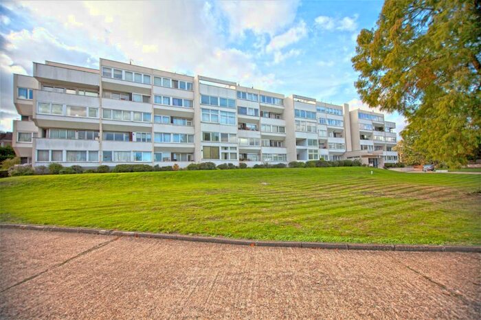 3 Bedroom Flat To Rent In Hendon Hall Court, Parson Street, Hendon, NW4