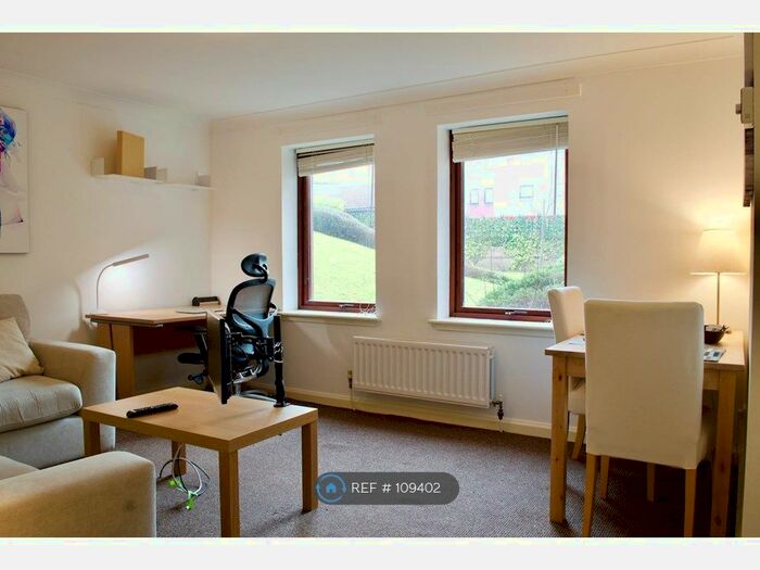 1 Bedroom Flat To Rent In North Werber Place, Edinburgh, EH4