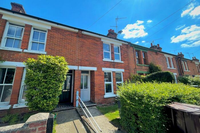 3 Bedroom Terraced House To Rent In Bishops Road, CM1
