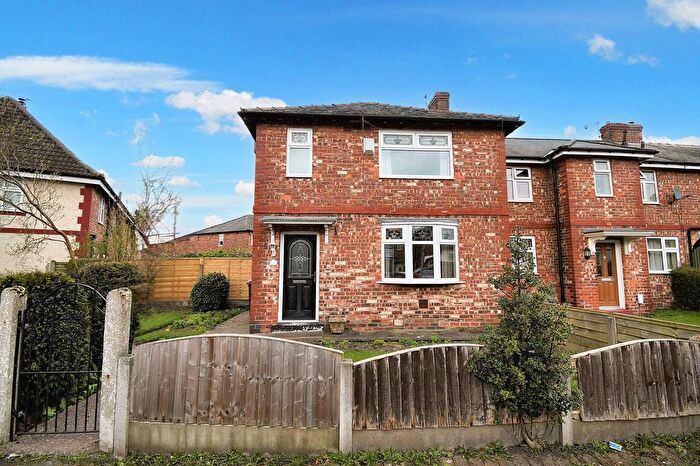 3 Bedroom End Of Terrace House For Sale In Boundary Road, Irlam, M44