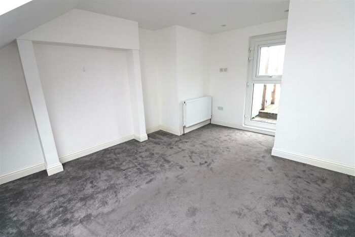 2 Bedroom Flat To Rent In Byron Road, Wealdstone, Harrow, HA3