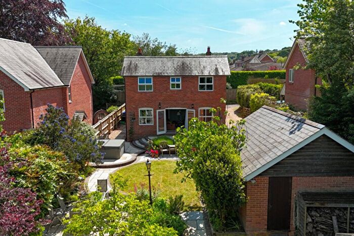 5 Bedroom Detached House For Sale In School Road, Nomansland, Salisbury, SP5