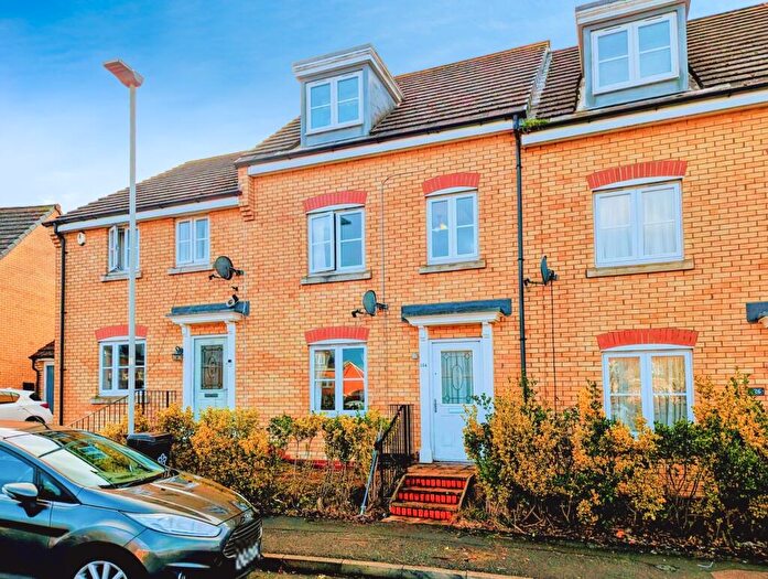 3 Bedroom Terraced House For Sale In Brompton Road, Hamilton, LE5