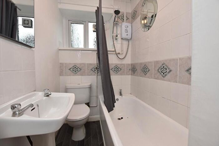 2 Bedroom Cottage To Rent In The Square, Waddington, BB7