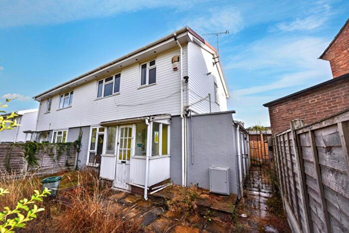 3 Bedroom Semi Detached House For Sale In Deanery Hill, Braintree, Essex, CM7