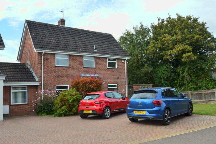 3 Bedroom Link Detached House For Sale In Hundon, Sudbury, Suffolk, CO10