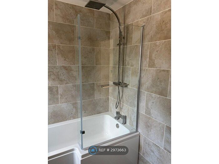3 Bedroom End Of Terrace House To Rent In Broadhurst Avenue, Ilford, IG3