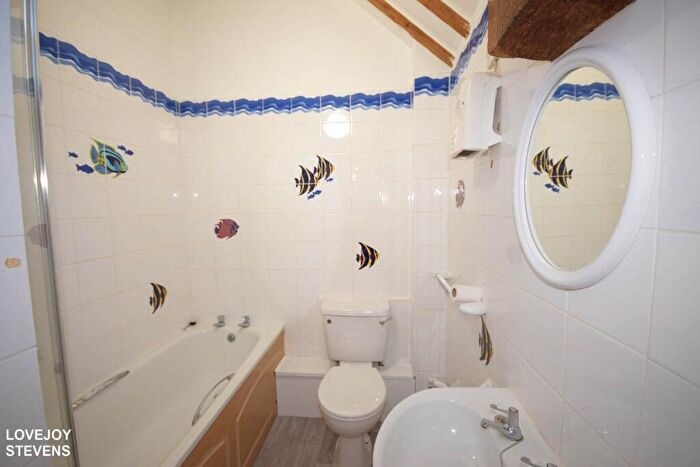1 Bedroom Flat To Rent In Station Road, Kintbury, RG17