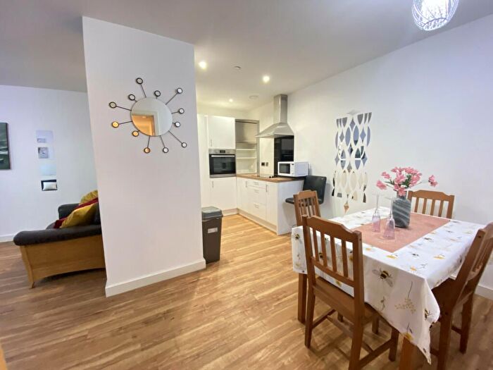 3 Bedroom Flat To Rent In Michigan Point Tower A, Salford Quays, Salford, M50
