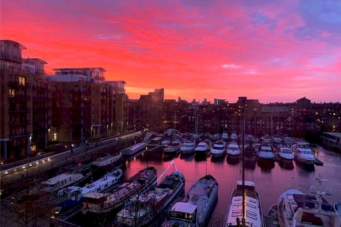 2 Bedroom Flat To Rent In Merganser Court, Star Place, St Katherine Dock, Wapping, London, E1W