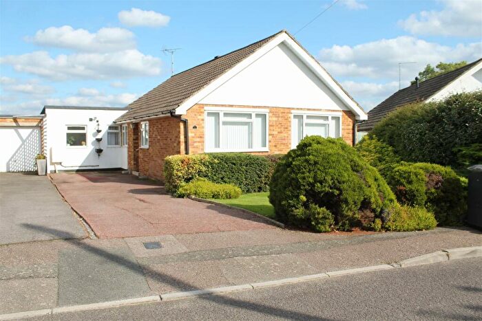 3 Bedroom Detached Bungalow For Sale In Springfield Close, Potters Bar, EN6